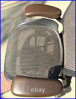 Herman Miller Aeron Mesh Chair Medium Size B Fully Adjustable Posture Fit Brown
