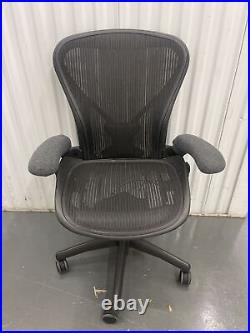 Herman Miller Aeron Mesh Chair fully Adjustable Posture Fit Black Mesh? Medium B