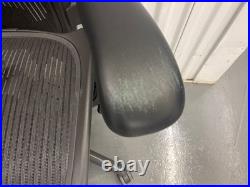 Herman Miller Aeron Mesh Chair fully Adjustable Posture Fit Black Mesh? Medium B Herman Miller Aeron Mesh Chair fully Adjustable Posture Fit Black Mesh? Medium B