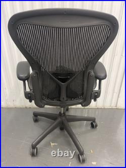 Herman Miller Aeron Mesh Chair fully Adjustable Posture Fit Black Mesh? Medium B Herman Miller Aeron Mesh Chair fully Adjustable Posture Fit Black Mesh? Medium B
