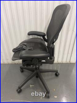 Herman Miller Aeron Mesh Chair fully Adjustable Posture Fit Black Mesh? Medium B Herman Miller Aeron Mesh Chair fully Adjustable Posture Fit Black Mesh? Medium B