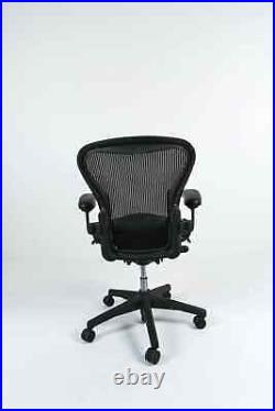Herman Miller Aeron Mesh Desk Chair B fully adjustable lumbar black mesh