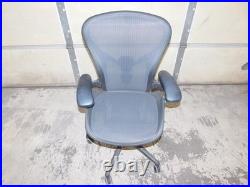 Herman Miller Aeron Mesh Desk Chair Medium Size B (CHAIR31)