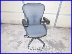 Herman Miller Aeron Mesh Desk Chair Medium Size B (CHAIR32)