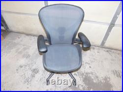 Herman Miller Aeron Mesh Desk Chair Medium Size B (CHAIR32)