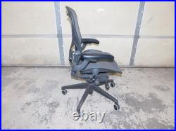 Herman Miller Aeron Mesh Desk Chair Medium Size B (CHAIR32)