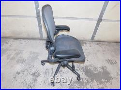 Herman Miller Aeron Mesh Desk Chair Medium Size B (CHAIR32)