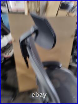 Herman Miller Aeron Mesh Desk Chair Size C fully adj lumbar black mesh Headrest