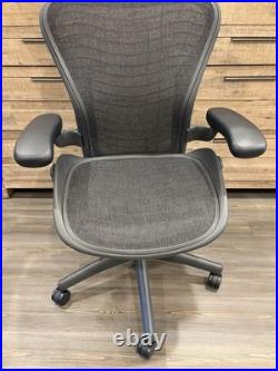 Herman Miller Aeron Mesh Office Chair Gray Adjustable Armrests Wheels