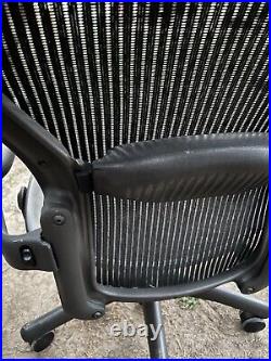 Herman Miller Aeron Mesh Office Chair Medium Size B fully adjustable with lumbar