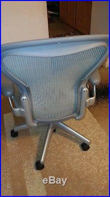 Herman Miller Aeron Mesh Office Chair Metal Slvr Color Sz B Adjustable