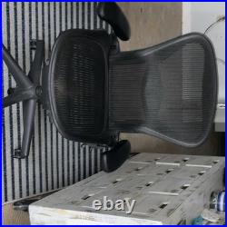 Herman Miller Aeron Mesh Office/Desk Chair Adjustable Arms Swivel Rolling Base