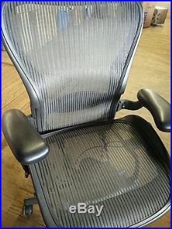 Herman Miller Aeron Mesh Office Desk Chair Medium B fully adjustable lumbar grey