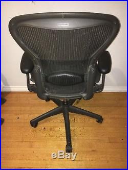 Herman Miller Aeron Mesh Office Desk Chair Medium Size B Basic
