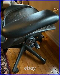 Herman Miller Aeron Mesh Office Desk Chair Medium Size B fully adjustable