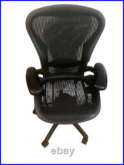 Herman Miller Aeron Mesh Office Desk Chair Medium Size B fully adjustable lumbar