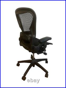 Herman Miller Aeron Mesh Office Desk Chair Medium Size B fully adjustable lumbar