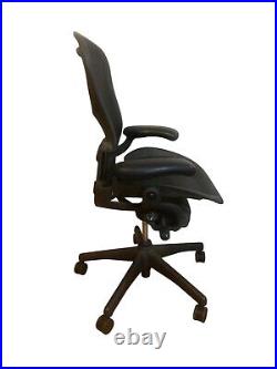 Herman Miller Aeron Mesh Office Desk Chair Medium Size B fully adjustable lumbar