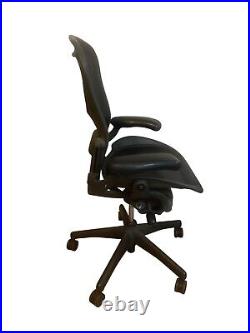 Herman Miller Aeron Mesh Office Desk Chair Medium Size B fully adjustable lumbar