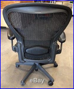 Herman Miller Aeron Mesh Office Desk Chair Medium Sized Black Size B