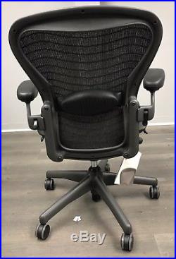 Herman Miller Aeron Mesh Office Desk Chair Medium Sz B fully adjustable