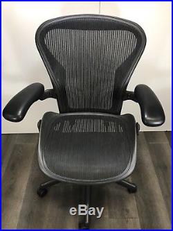 Herman Miller Aeron Mesh Office Desk Chair Medium Sz B fully adjustable 3