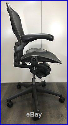 Herman Miller Aeron Mesh Office Desk Chair Medium Sz B fully adjustable 3
