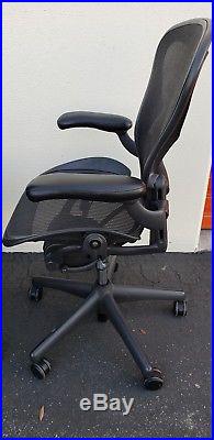 Herman Miller Aeron Mesh Office Desk Chair Medium Sz B fully adjustable lumbar