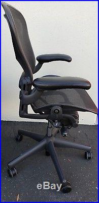 Herman Miller Aeron Mesh Office Desk Chair Medium size B adjustable arms lumbar
