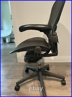 Herman Miller Aeron Mesh Office Desk Chair Size C Excellent Used Condition