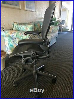 Herman Miller Aeron Mesh Office Desk Chair Size C with fully adjustable lumbar