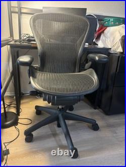 Herman Miller Aeron Mesh Office/Desk Chair with Armrests for Desk Use