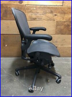 Herman Miller Aeron Office Chair Adjustable Remastered Model B Medium Size