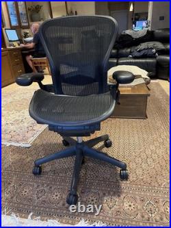 Herman Miller Aeron Office Chair Black AE122AWB Model Office Desk Chair