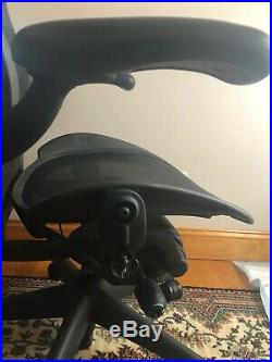 Herman Miller Aeron Office Chair Black Size B Adjustable Seating Support Mesh