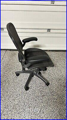 Herman Miller Aeron Office Chair Black Size C (Fully Loaded Version)