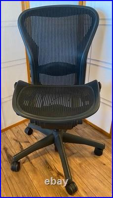 Herman Miller Aeron Office Chair Carbon Frame, Gray/Black, Excellent condition