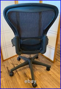 Herman Miller Aeron Office Chair Carbon Frame, Gray/Black, Excellent condition