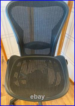 Herman Miller Aeron Office Chair Carbon Frame, Gray/Black, Excellent condition