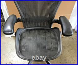 Herman Miller Aeron Office Chair Classic B Size Graphite Frame & Mesh Adjustable