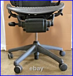 Herman Miller Aeron Office Chair Classic B Size Graphite Frame & Mesh Adjustable