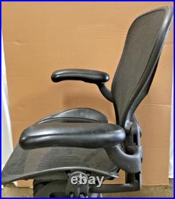 Herman Miller Aeron Office Chair Classic B Size Graphite Frame & Mesh Adjustable