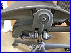 Herman Miller Aeron Office Chair Classic B Size Graphite Frame & Mesh Adjustable