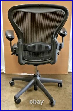 Herman Miller Aeron Office Chair Classic B Size Graphite Frame & Mesh Adjustable