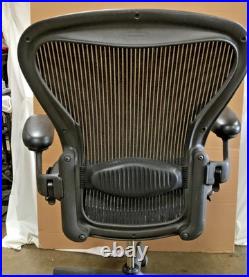 Herman Miller Aeron Office Chair Classic B Size Graphite Frame & Mesh Adjustable