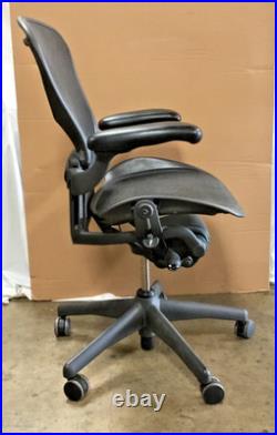 Herman Miller Aeron Office Chair Classic B Size Graphite Frame & Mesh Adjustable