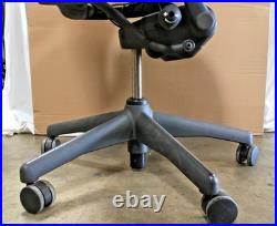 Herman Miller Aeron Office Chair Classic B Size Graphite Frame & Mesh Adjustable