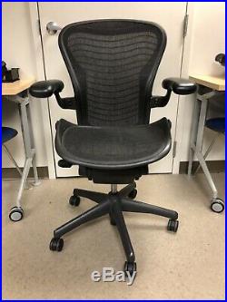 Herman Miller Aeron Office Chair Fully Loaded Adjustable Arms Size B Mesh