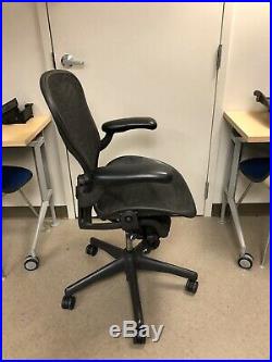 Herman Miller Aeron Office Chair Fully Loaded Adjustable Arms Size B Mesh