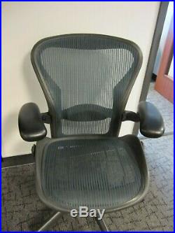 Herman Miller Aeron Office Chair Highly adjustable Sz B Used Good condition